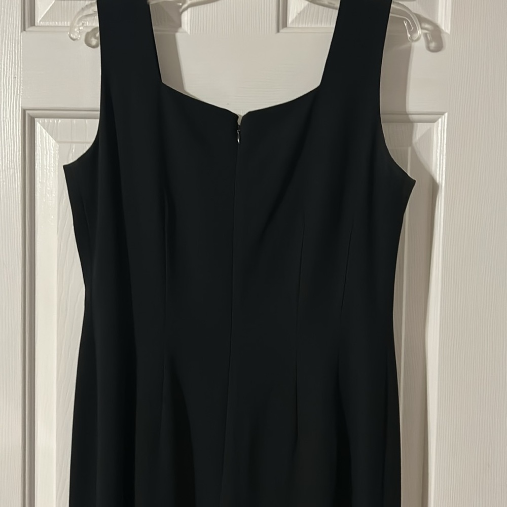 Liz Claiborne Dress - silhouette style with bottom slit - Picture 4 of 8